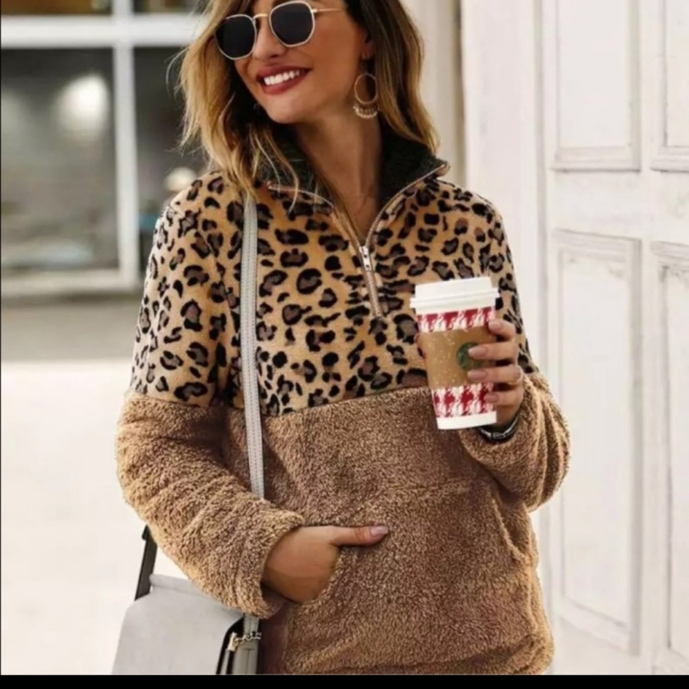 🆕 Brown Plush Pullover Size XL